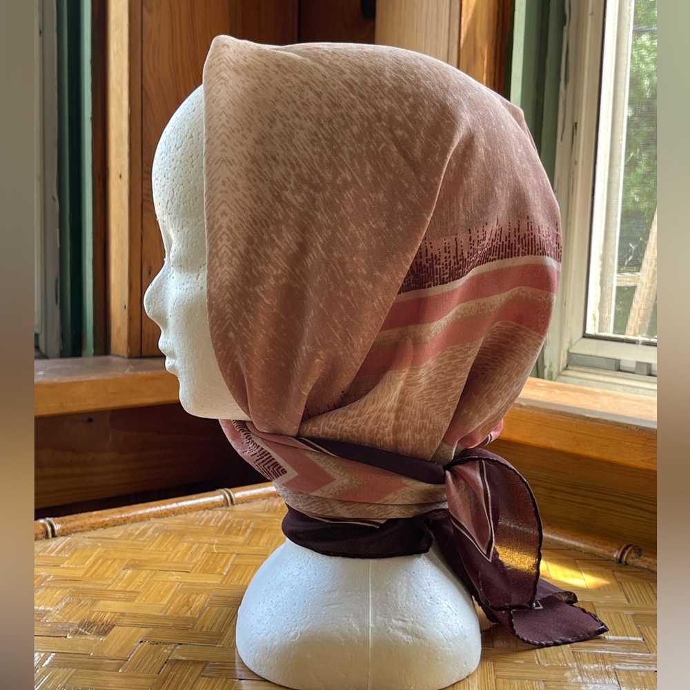 Mauve, pink scarf with stretch - Picture 2 of 8